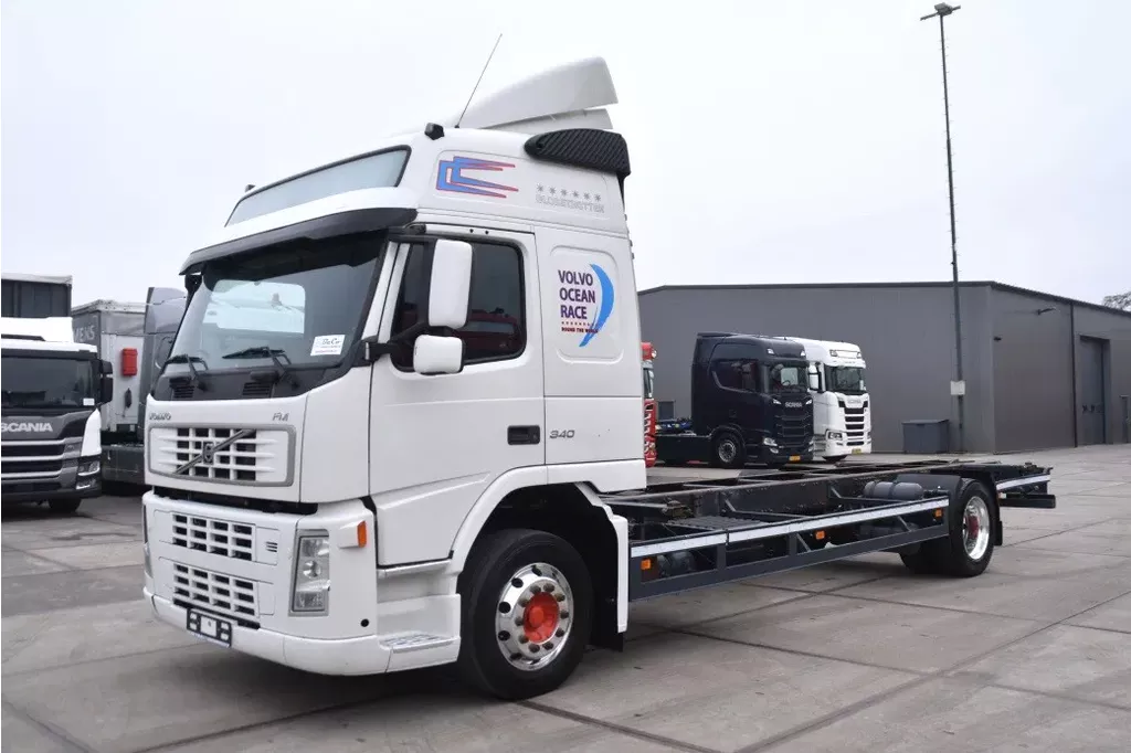 Volvo 340 FM 4x2 - EURO 5 - 935 TKM - AIRCO - CAB HEATER - WHEELBASE: 560 CM - ALCOA'S - GOOD CONDITION -