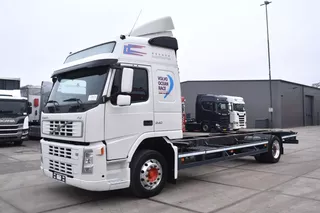 Volvo 340 FM 4x2 - EURO 5 - 935 TKM - AIRCO - CAB HEATER - WHEELBASE: 560 CM - ALCOA'S - GOOD CONDITION -