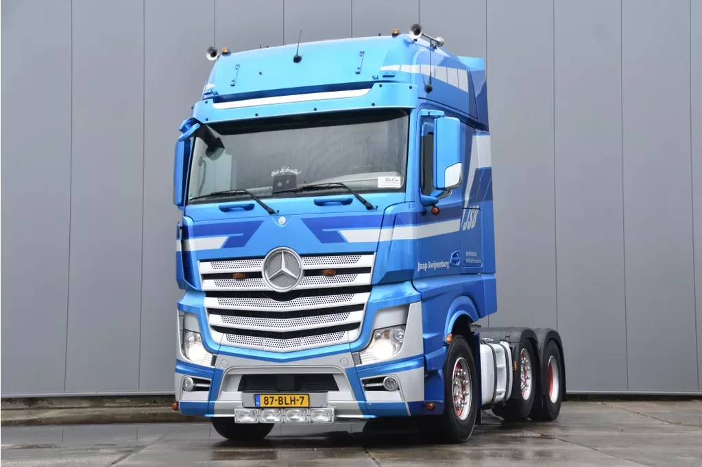 Mercedes-Benz Actros 2545 6x2 - NEW TACHO - AIRCO - CAB HEATER - DIFF. LOCK - 2 BEDS - TOP CONDITION -