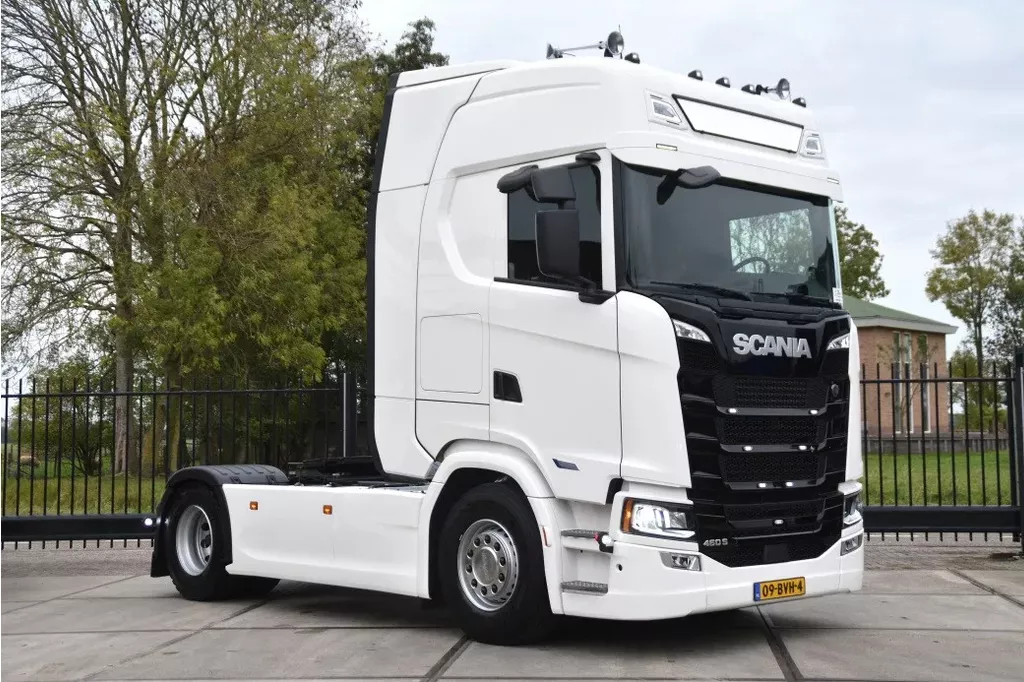 Scania S S460 NGS 4x2NB - ONLY 108 TKM - FULL AIR - PARK. AIRCO - LEATHER SEATS - 2 x FUEL TANKS - LED LIGHTS - EXCELLENT CONDITION -