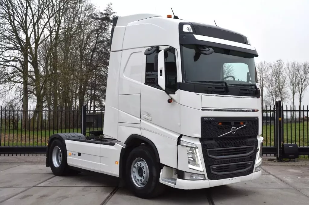 Volvo FH 460 Globe 4x2 - FULL AIR - 628 TKM - HYDRAULIC SYSTEM - PTO - NAVI - 2 x FUEL TANKS -