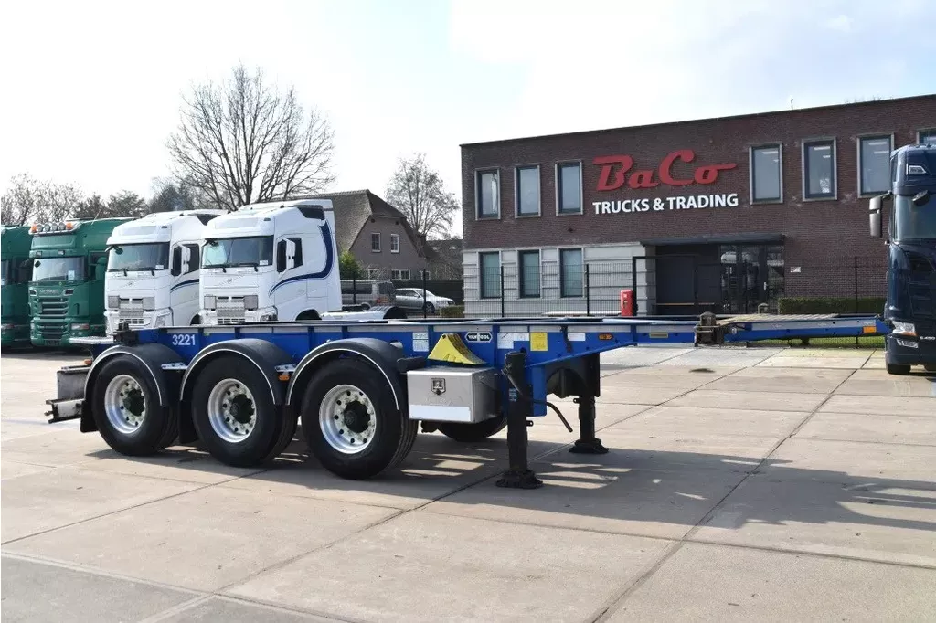 Van Hool A3C002 - ADR FL - 20 FT SWAP - LIFT AXLE - BPW AXLES - DISC BRAKES - 3180 KG EMPTY WEIGHT !