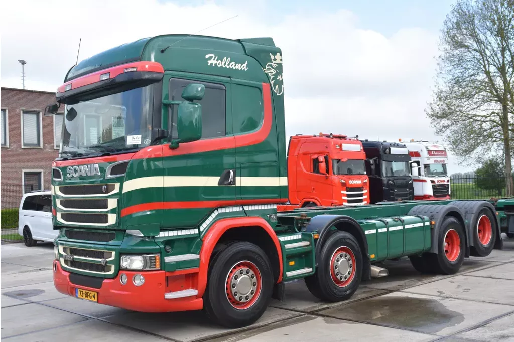 Scania R R520 HL V8 8x2 - EURO 6 - MANUAL - RETARDER - WHEELBASE: 510 cm - 10 TONS FRONT AXLE - XENON -