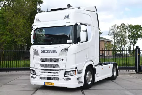 Scania R R420 NGS 4x2NB - SUPER - RETARDER - FULL AIR - PARK. AIRCO - LEATHER SEATS - 4 POINT AIRSUPS. REAR - LED LIGHTS -