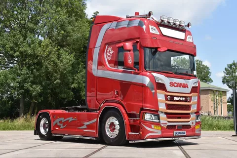 Scania R R650 V8 NGS 4x2NB - LIKE NEW - RETARDER - FULL AIR - PARK. AIRCO - 4 POINT AIR SUSP. - 2 x FUEL TANKS - ALCOA'S -