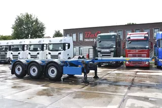 Broshuis MFCC - LIFT AXLE - SAF AXLES - DISC BRAKES - 2 x EXTENDABLE - EXCELLENT CONDITION -