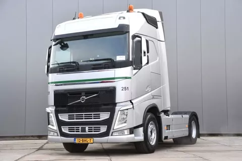 Volvo FH 420 Globe 4x2 - NEW TACHO - ADR FL - 786 TKM - AIRCO - PTO - GOOD CONDITION -