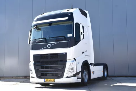 Volvo FH 500 Globe XL 4x2 - ONLY 228 TKM - PARK. AIRCO - DIGITAL COCKPIT - NAVI- 2 BEDS - 2 x FUEL TANKS - TOP CONDITION -