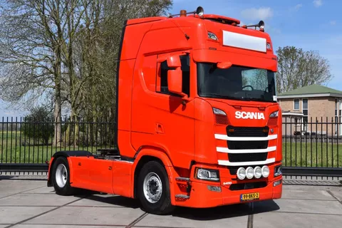 Scania S S450 NGS 4x2 - RETARDER - ACC - 2 x FUEL TANKS - PTO - 4 POINT AIRSUSP. REAR - TOP CONDITION -
