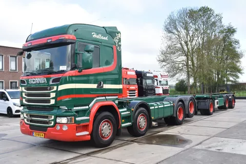 Scania R R520 HL V8 8x2 + HANGER - EURO 6 - MANUAL - RETARDER - WHEELBASE: 510 cm - 10 TONS FRONT AXLE - XENON - EXCELLENT CONDITION -