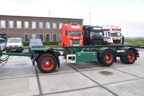 Pacton AXC.330 - BPW AXLES - DRUM BRAKES - LIFT AXLE - STEERING AXLE - GOOD CONDITION -
